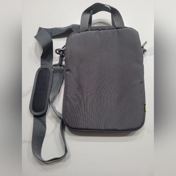 Case Logic mini laptop bag - Picture 6 of 12